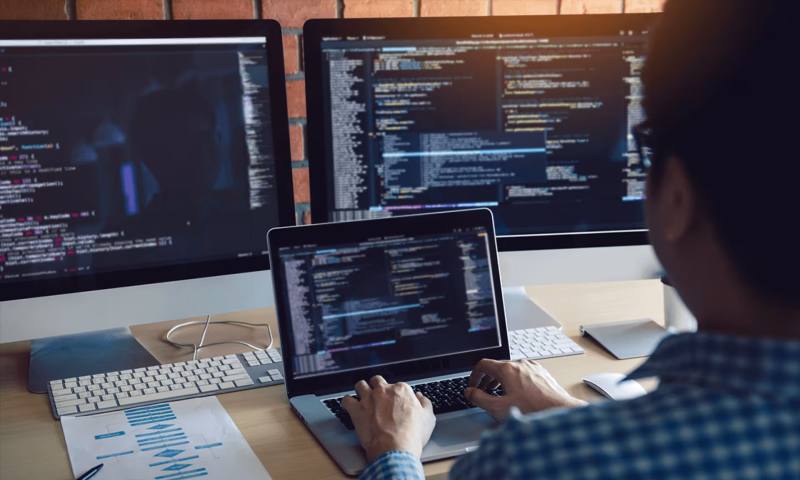 数据科学选型：R与Python如何赋能白水县网站建设？